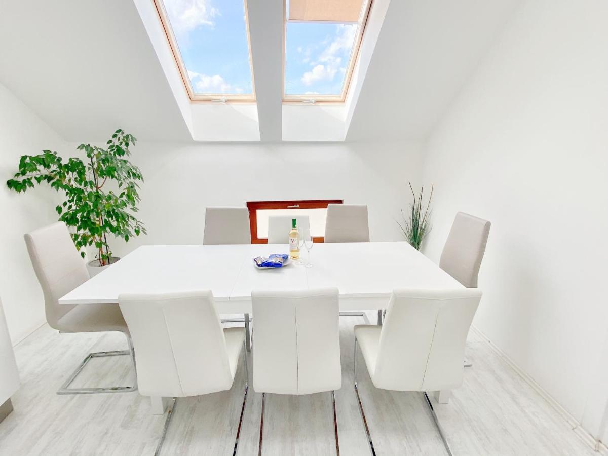 Loft With Rooftop And Free Parking In Garage Будапеща Екстериор снимка