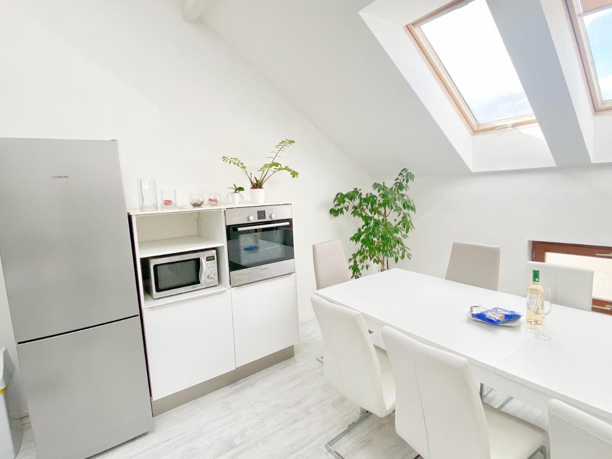 Loft With Rooftop And Free Parking In Garage Будапеща Екстериор снимка